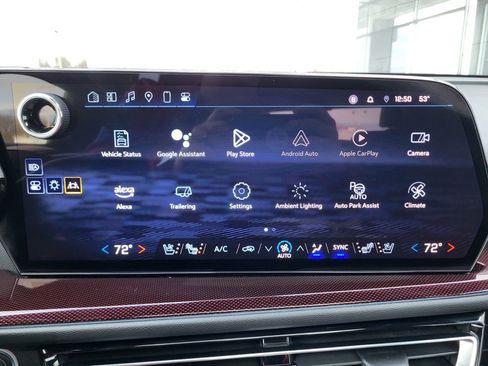 Used 2024 Chevrolet Traverse RS image 43