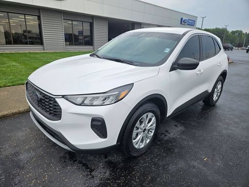 Used 2023 Ford Escape Active AWD/4WD image 2