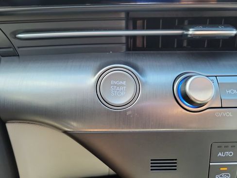 Used 2025 Hyundai Kona SEL FWD image 26
