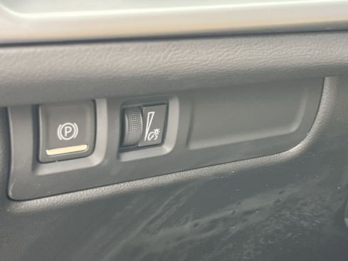 Certified 2024 Cadillac XT4 Premium Luxury image 27