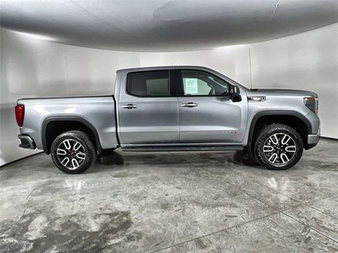 Used 2025 GMC Sierra 1500 AT4 w/ AT4 Premium Package image 9