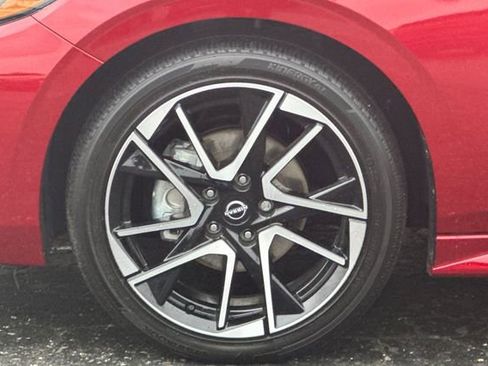 Used 2025 Nissan Sentra SR image 29