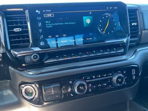 Used 2023 Chevrolet Silverado 1500 ZR2 image 13