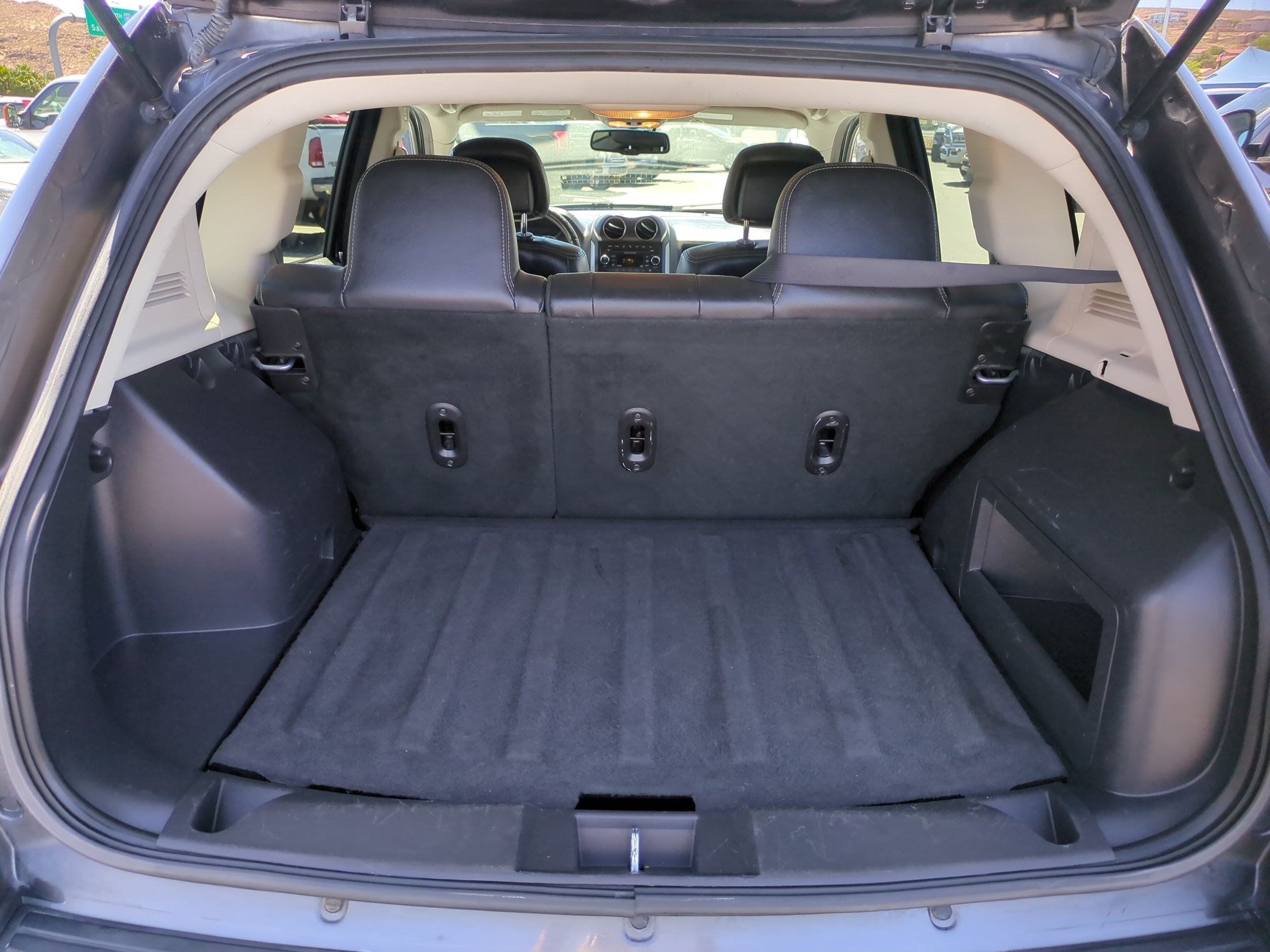Used 2017 Jeep Compass Latitude FWD image 26
