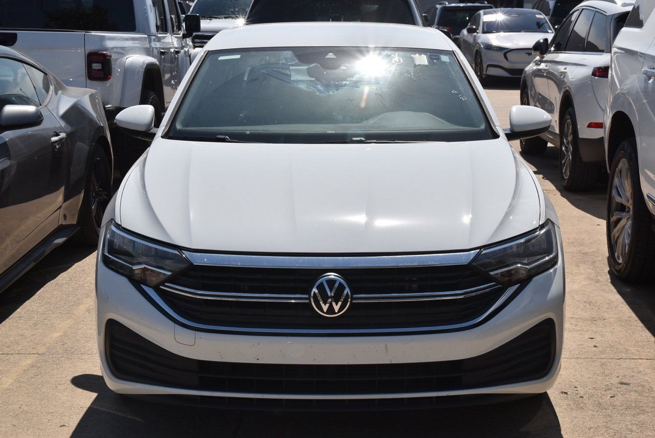 Used 2024 Volkswagen Jetta S FWD image 3