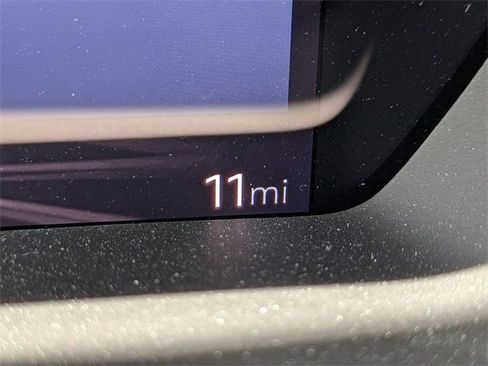 New 2025 GMC Canyon Elevation w/ Convenience Package image 29