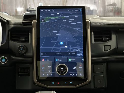 Used 2024 Ford F150 Lightning Lariat image 20