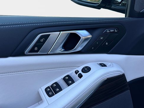 New 2026 BMW X7 xDrive40i w/ M Sport Package image 16