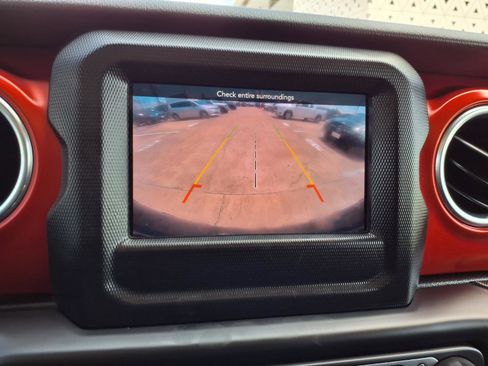 Used 2019 Jeep Wrangler Unlimited Rubicon AWD/4WD image 6