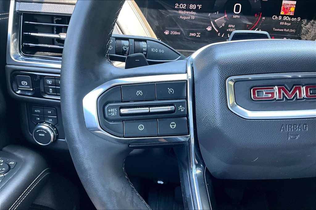 Used 2026 GMC Yukon Elevation w/ Elevation Premium Package AWD/4WD image 11