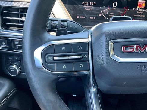 Used 2026 GMC Yukon Elevation w/ Elevation Premium Package AWD/4WD image 11