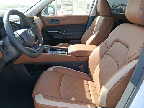 New 2026 Nissan Pathfinder Platinum w/ Cargo Package AWD/4WD image 26