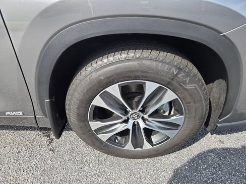 Certified 2026 Toyota Highlander XLE AWD/4WD image 17