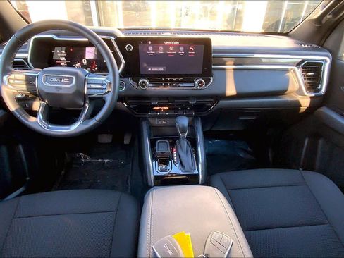 Used 2025 GMC Canyon Elevation image 15
