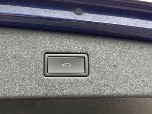 Used 2022 Volkswagen Tiguan SEL R-Line image 20