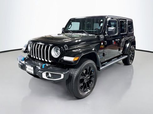 Used 2023 Jeep Wrangler Unlimited Sahara w/ Cold Weather Group AWD/4WD image 1