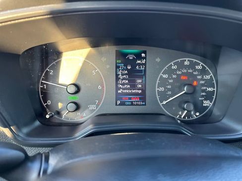 Certified 2025 Toyota Corolla LE image 15