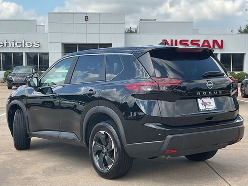 Used 2025 Nissan Rogue SV FWD image 6