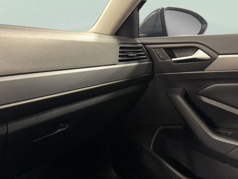 Used 2019 Volkswagen Jetta SE w/ Cold Weather Package FWD image 30