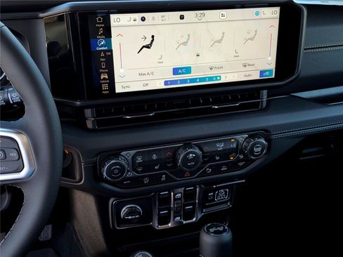 New 2026 Jeep Wrangler Unlimited Sahara AWD/4WD image 15