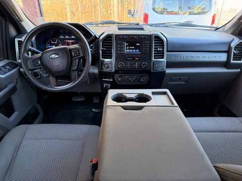 Used 2017 Ford F250 XLT w/ XLT Value Package image 11