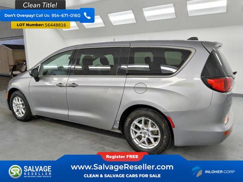 Used 2021 Chrysler Voyager LX FWD image 3