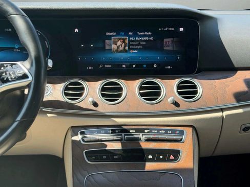 Used 2021 Mercedes-Benz E 350 Sedan image 27