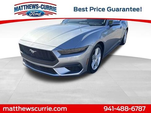 Used 2026 Ford Mustang Premium image 7