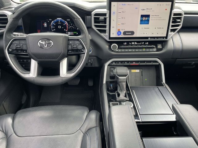 Used 2024 Toyota Sequoia Platinum AWD/4WD image 3