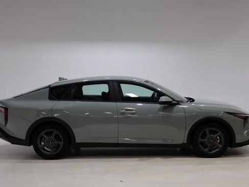 Used 2025 Kia K4 LXS image 9