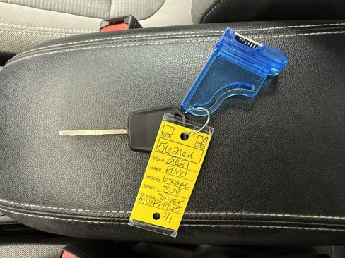 Used 2021 Ford Escape S image 25