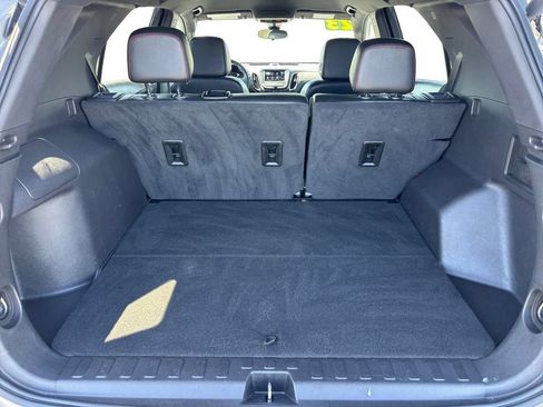 Certified 2023 Chevrolet Equinox RS FWD image 19