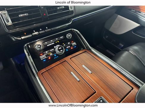 Used 2023 Lincoln Navigator L Reserve AWD/4WD image 32