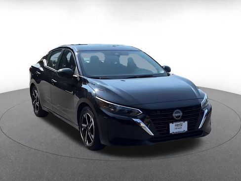 Used 2025 Nissan Sentra SV FWD image 3