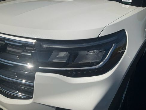 New 2026 Ford Explorer Active w/ Active Comfort Package RWD image 9