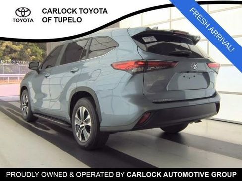 Used 2023 Toyota Highlander XLE FWD image 5