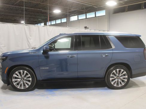 Used 2025 Chevrolet Tahoe High Country AWD/4WD image 21