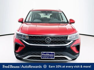 Used 2023 Volkswagen Taos SE w/ Panoramic Sunroof Package AWD/4WD video 2