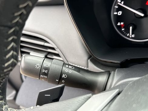 Used 2025 Subaru Outback Premium w/ Popular Package #1A image 26