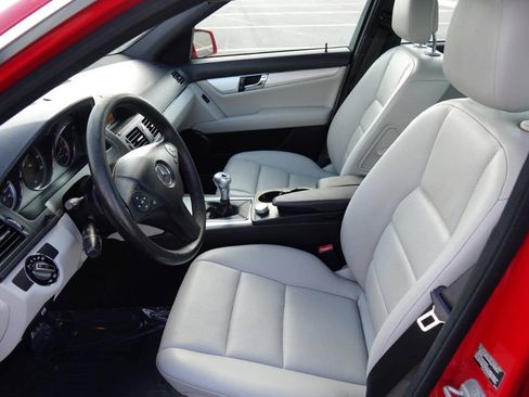 Used 2010 Mercedes-Benz C 300 Sedan image 64