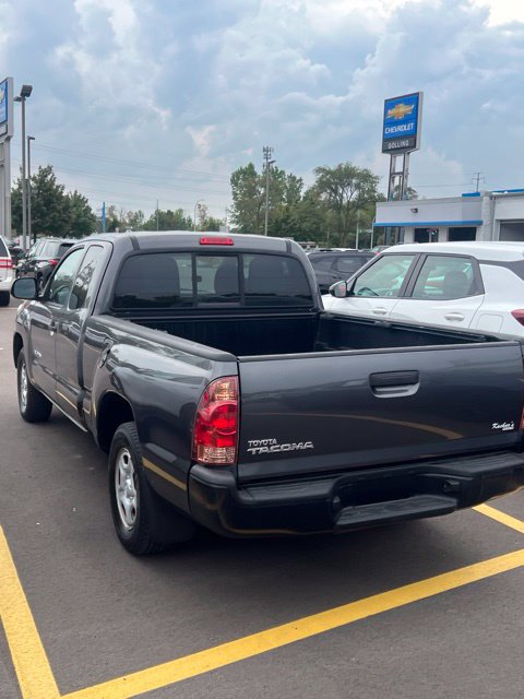 Used 2015 Toyota Tacoma 2WD Access Cab w/ Convenience Package image 4