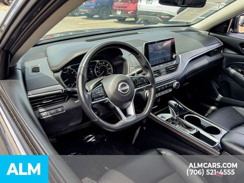 Used 2024 Nissan Altima 2.5 SR FWD image 12