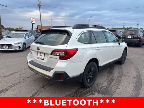 Used 2019 Subaru Outback 2.5i image 3