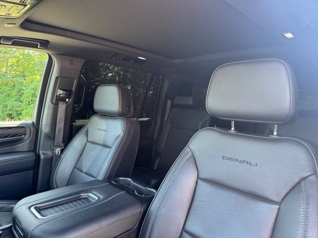 Used 2024 GMC Yukon XL Denali AWD/4WD image 26