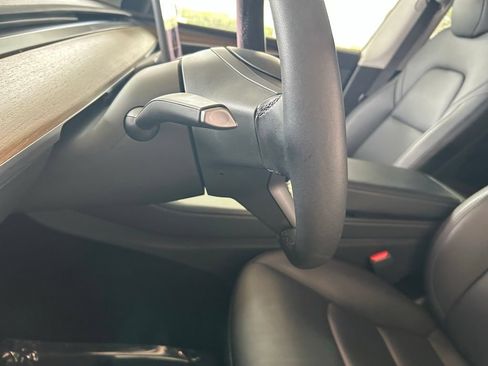 Used 2024 Tesla Model Y Long Range RWD image 39