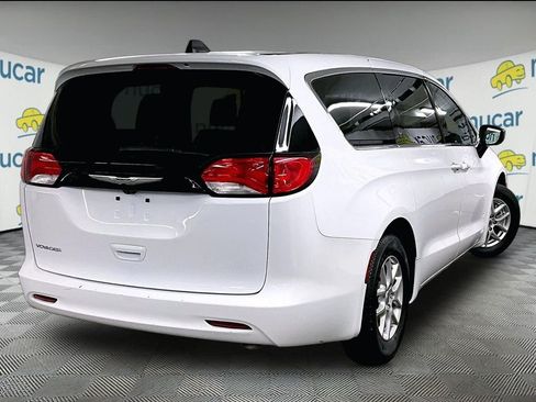Used 2024 Chrysler Voyager LX FWD image 6