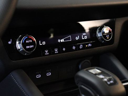 New 2026 Mitsubishi Outlander SE AWD/4WD image 33