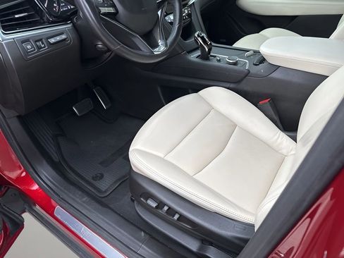 Certified 2023 Cadillac XT6 Sport w/ Technology Package image 28