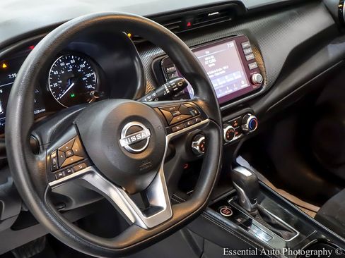 Used 2024 Nissan Kicks SV w/ Interior Electronics Package FWD image 15