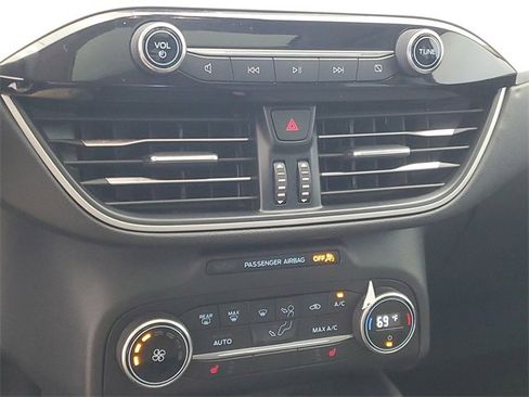 Used 2020 Ford Escape SE image 28